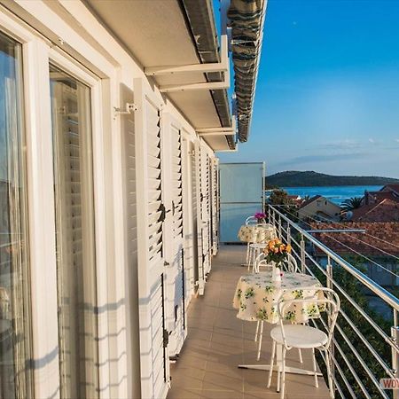 Apartmani Aria Rogoznica  Exteriör bild