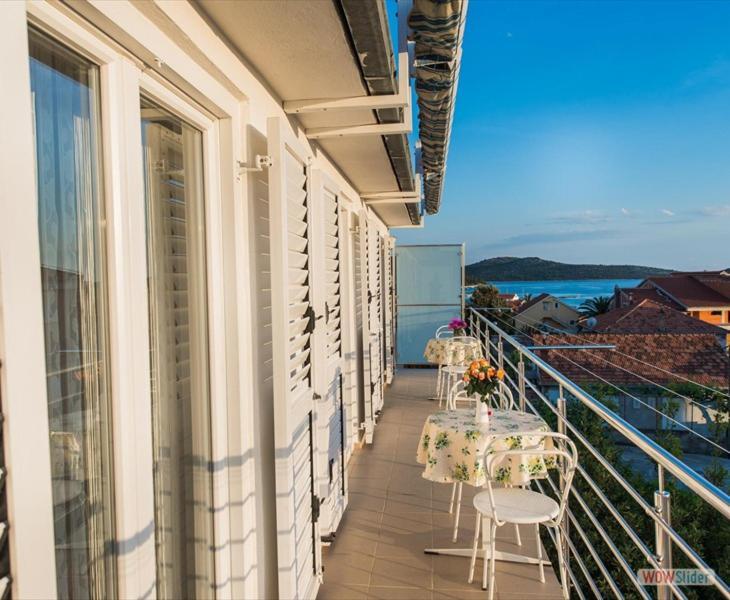 Apartmani Aria Rogoznica  Exteriör bild