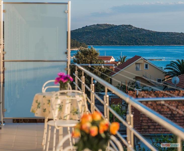 Apartmani Aria Rogoznica  Exteriör bild