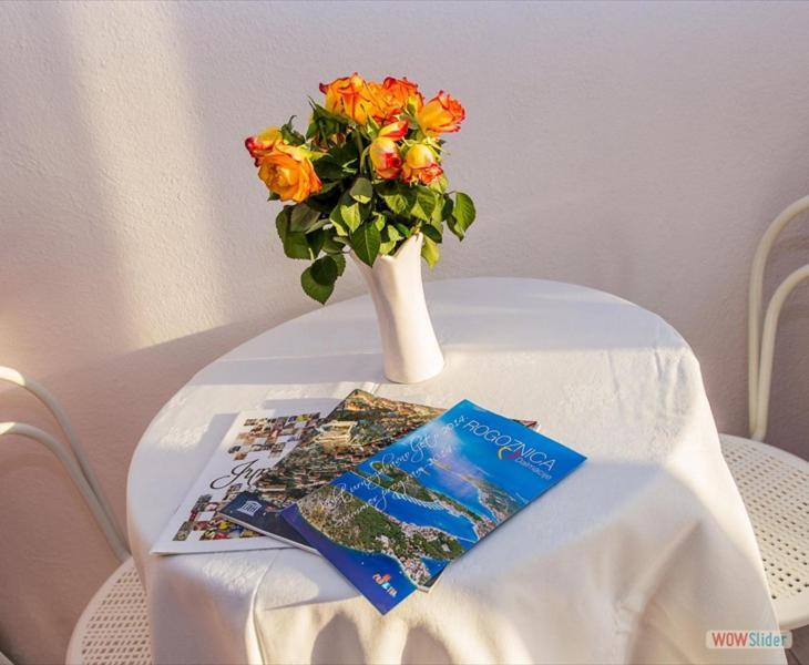 Apartmani Aria Rogoznica  Exteriör bild