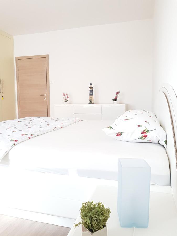 Apartmani Aria Rogoznica  Exteriör bild