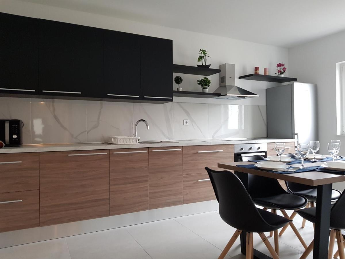 Apartmani Aria Rogoznica  Exteriör bild