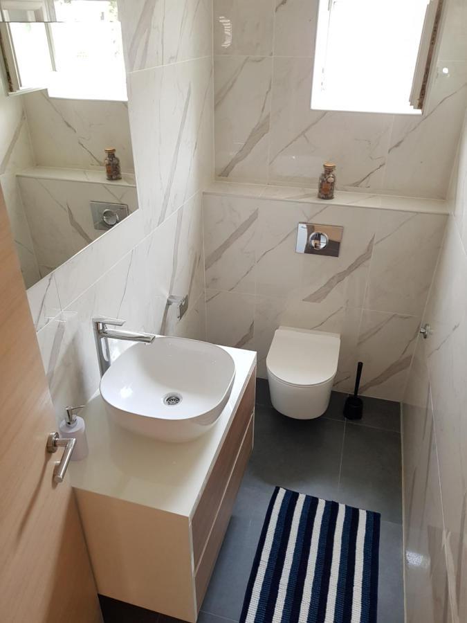 Apartmani Aria Rogoznica  Exteriör bild
