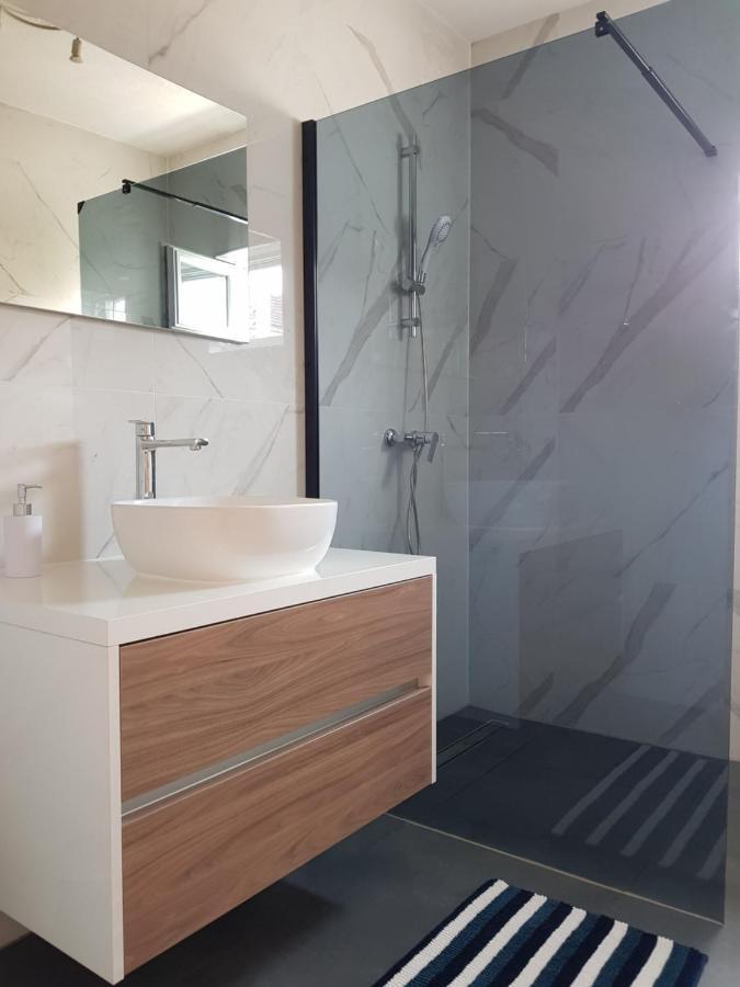 Apartmani Aria Rogoznica  Exteriör bild